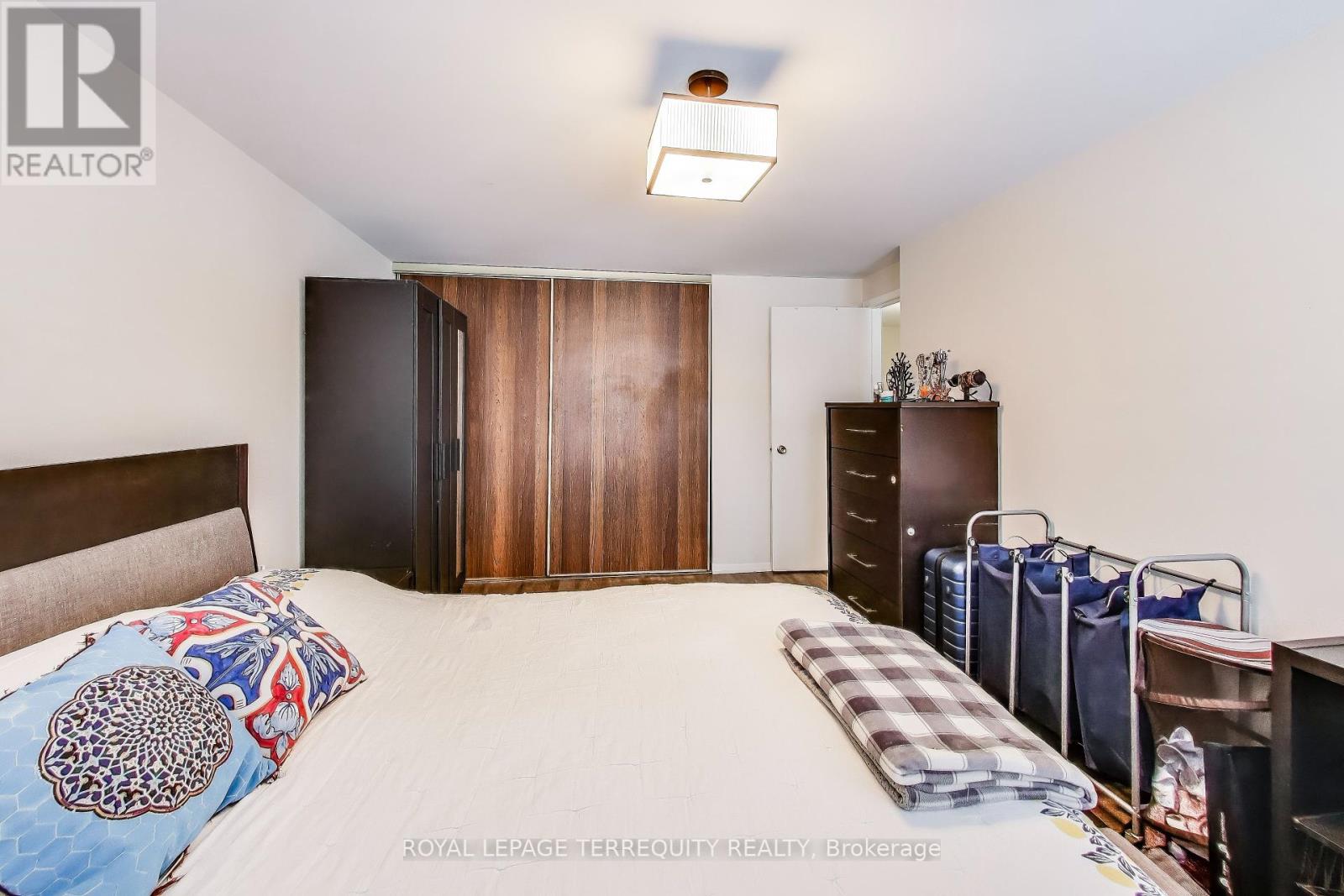 52 - 2020 South Millway, Mississauga, Ontario  L5L 1K2 - Photo 16 - W12163790
