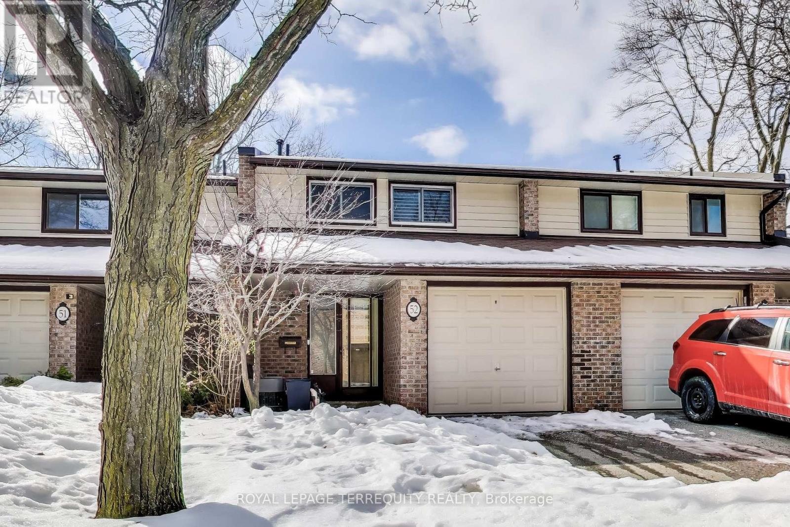 52 - 2020 South Millway, Mississauga, Ontario  L5L 1K2 - Photo 2 - W12163790