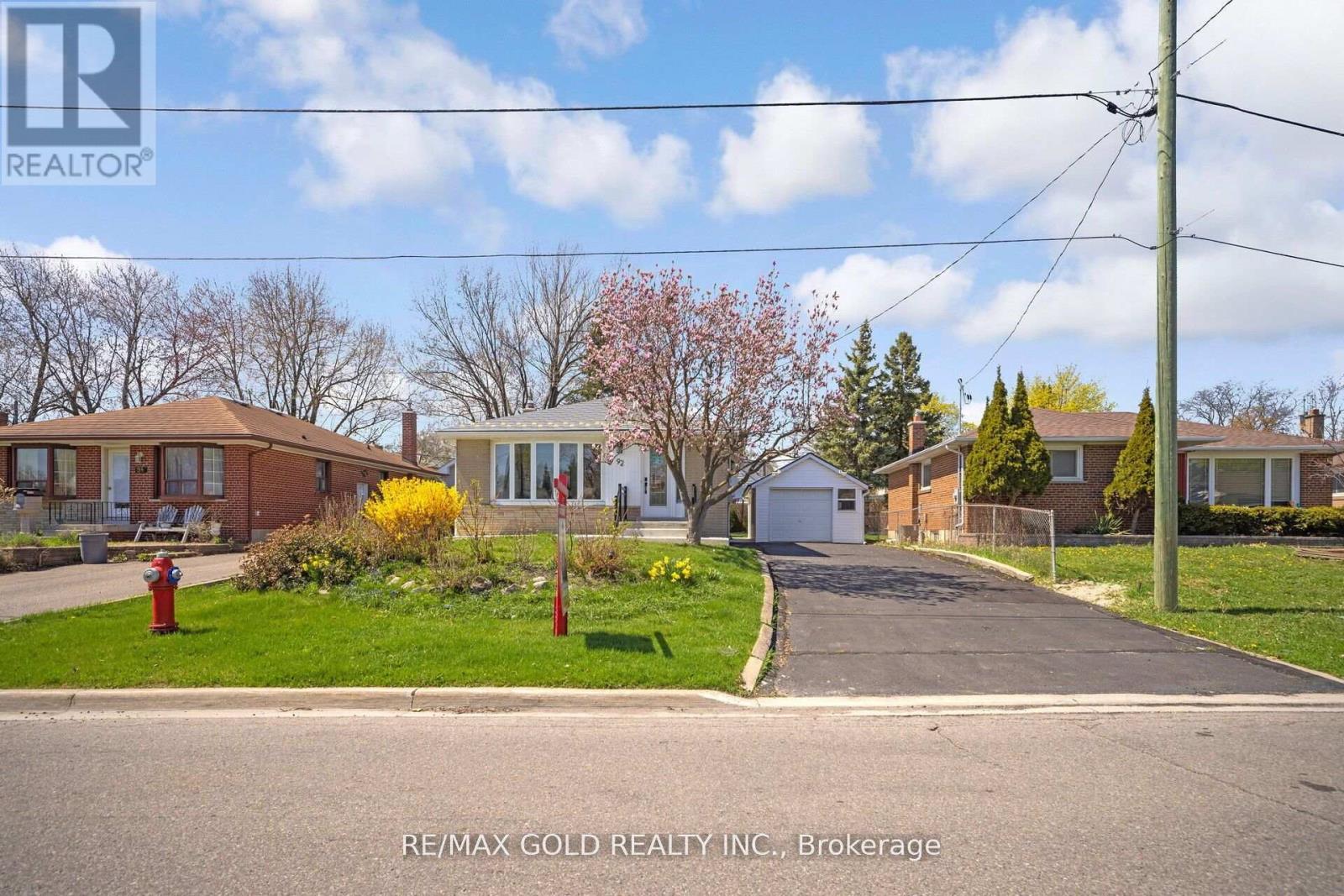92 CORNWALL ROAD, Brampton, Ontario