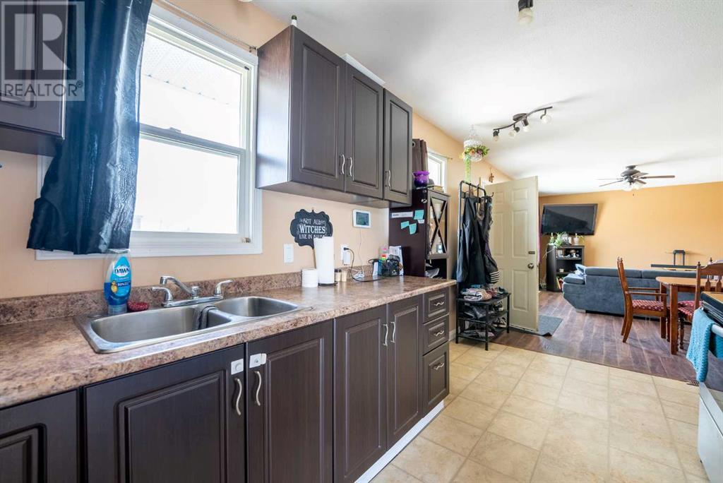 438 19 Street, Fort Macleod, Alberta  T0L 0Z0 - Photo 2 - A2223169