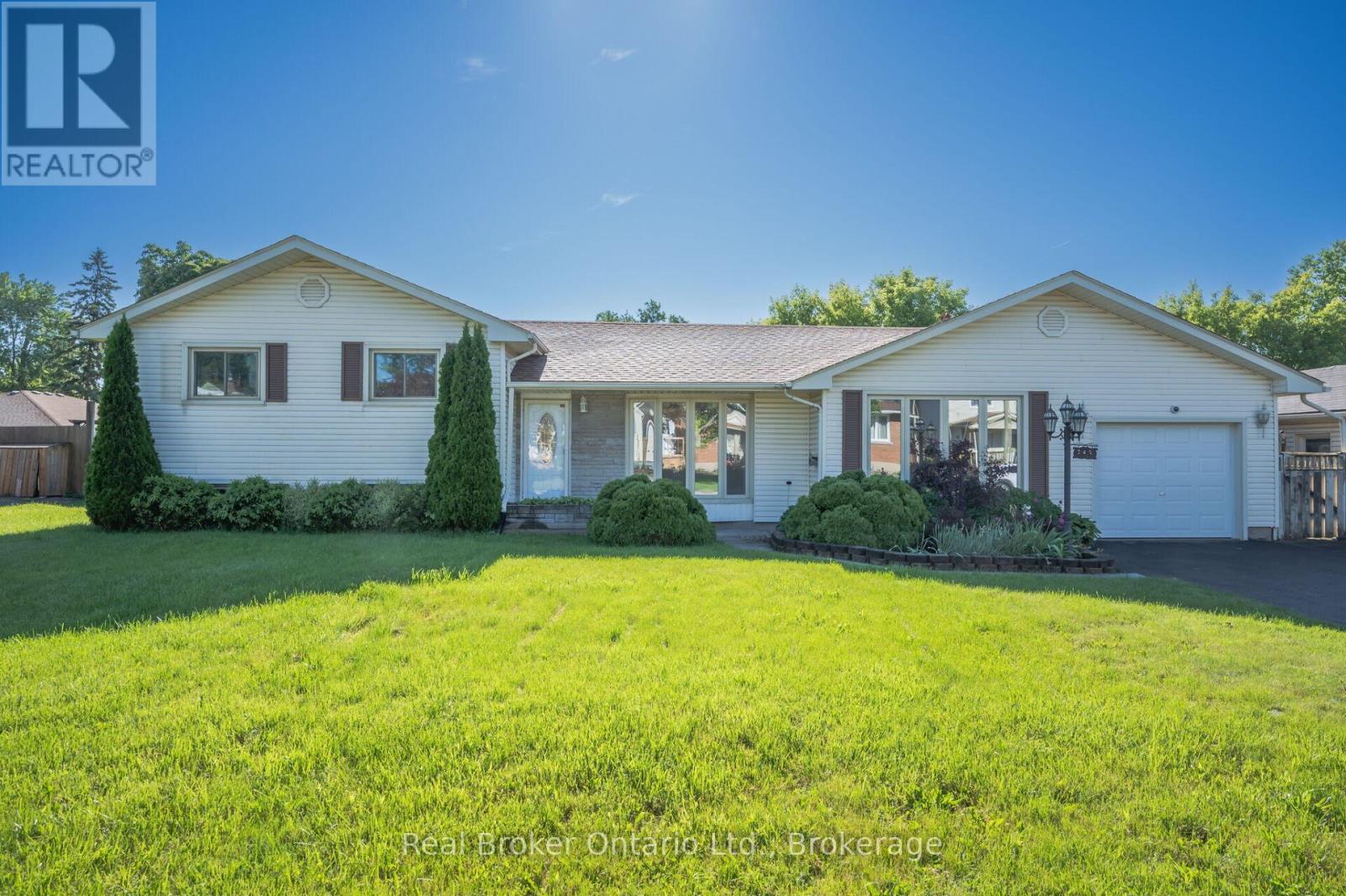 245 MARSHALL AVENUE, Welland, Ontario