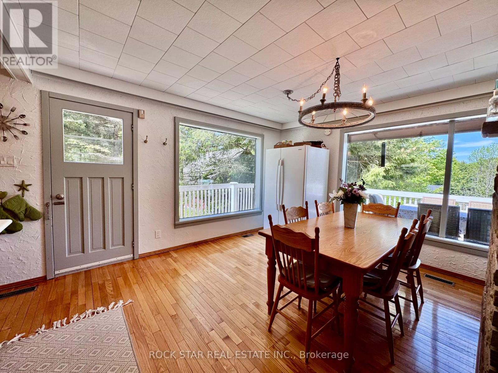8 Pine River Crescent, Mulmur, Ontario  L9V 3H2 - Photo 11 - X12163688