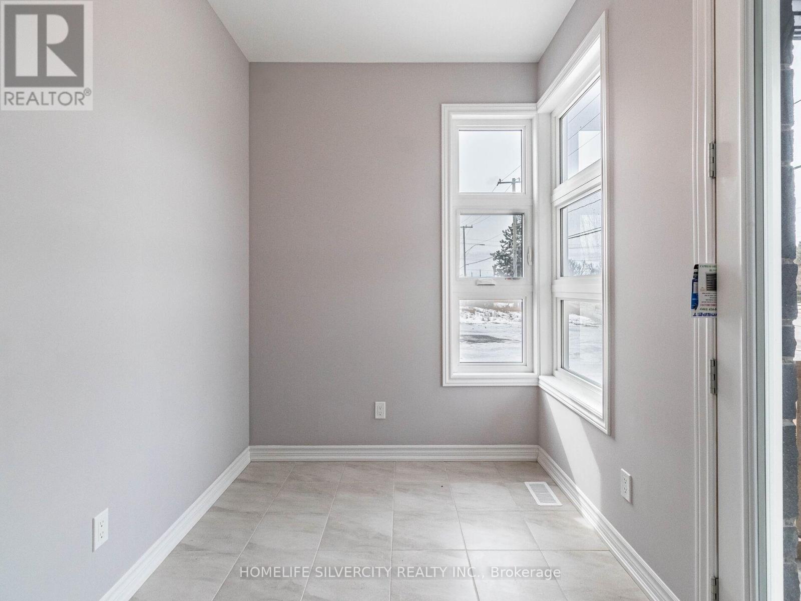 215 Southworth Street N, Welland, Ontario  L3B 1Z4 - Photo 5 - X12163702