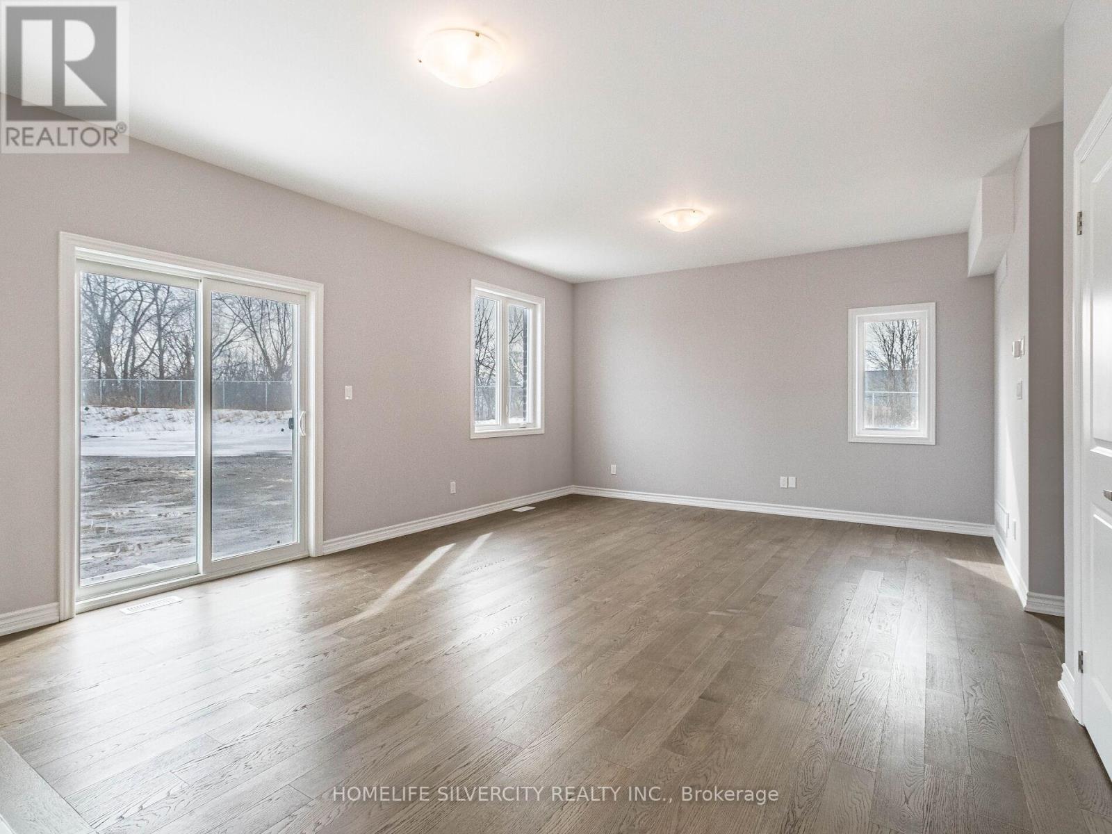 215 Southworth Street N, Welland, Ontario  L3B 1Z4 - Photo 7 - X12163702