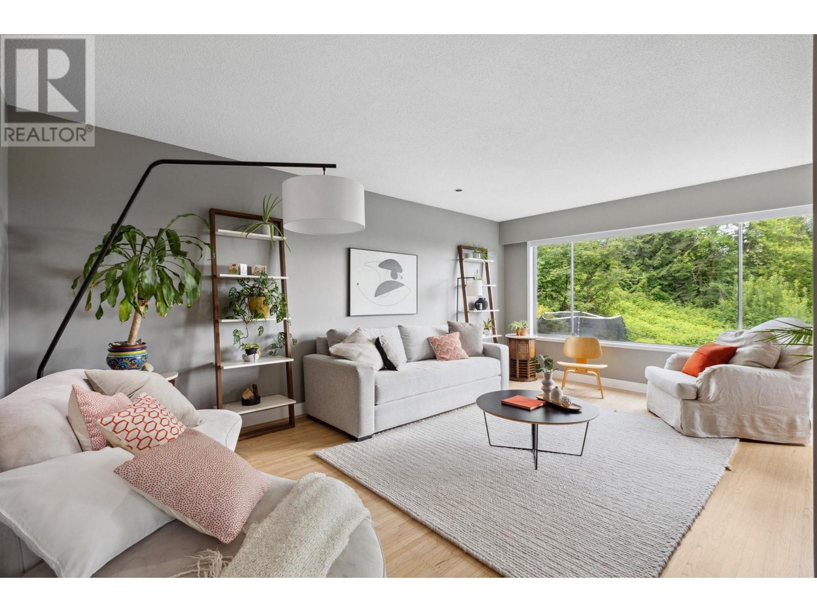 345 W Braemar Road, North Vancouver, British Columbia  V7N 2T4 - Photo 4 - R3005543