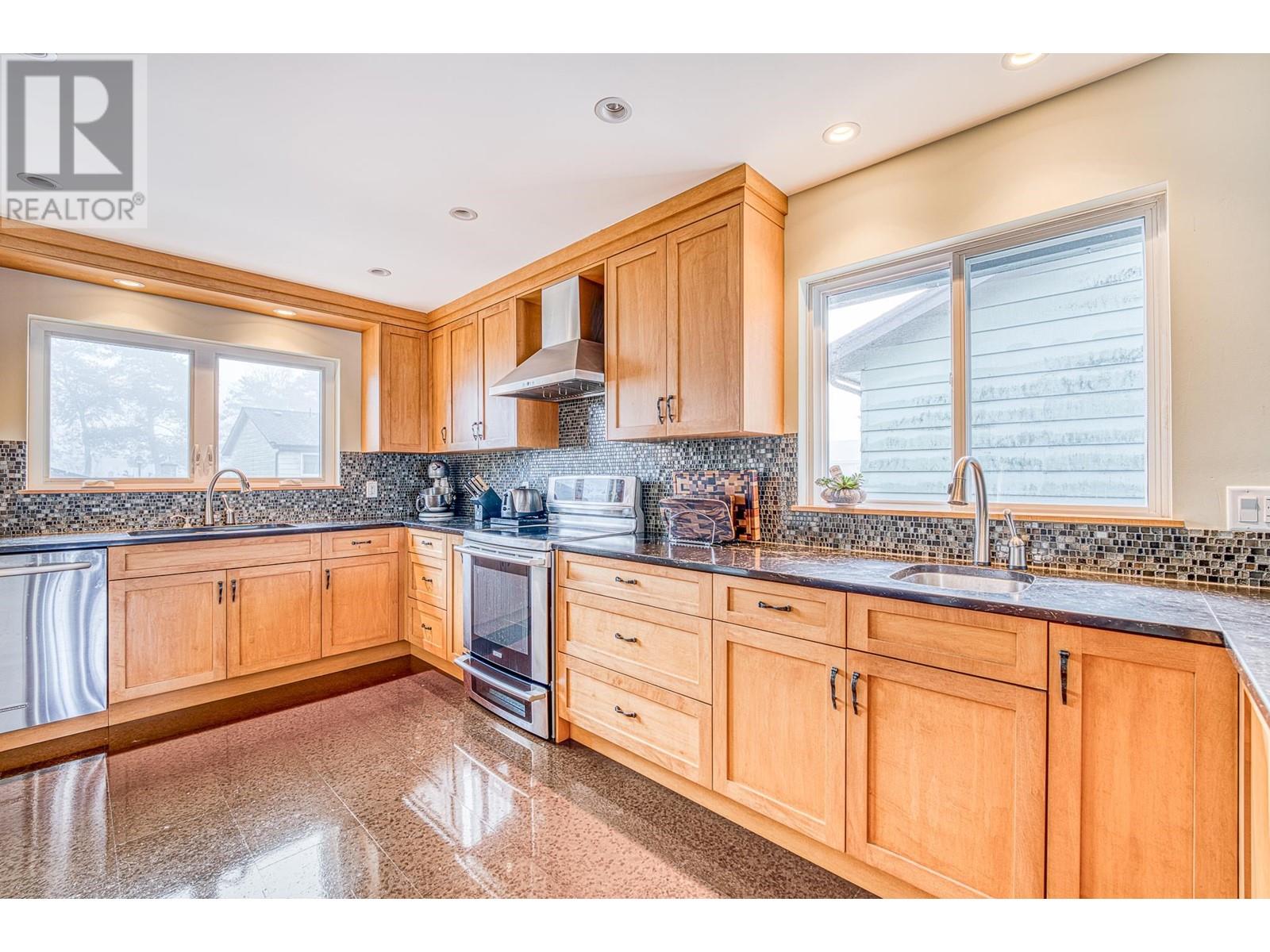 11300 Galleon Court, Richmond, British Columbia  V7E 4L3 - Photo 23 - R3005574