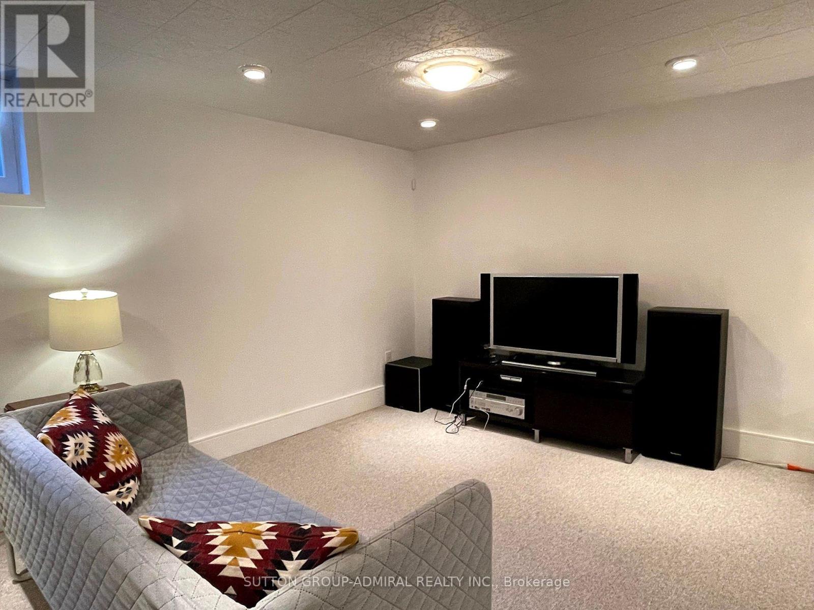 18 Hartfield Court, Toronto, Ontario  M9A 3E3 - Photo 21 - W12125414
