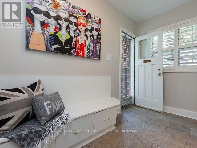 18 Hartfield Court, Toronto, Ontario  M9A 3E3 - Photo 2 - W12125414