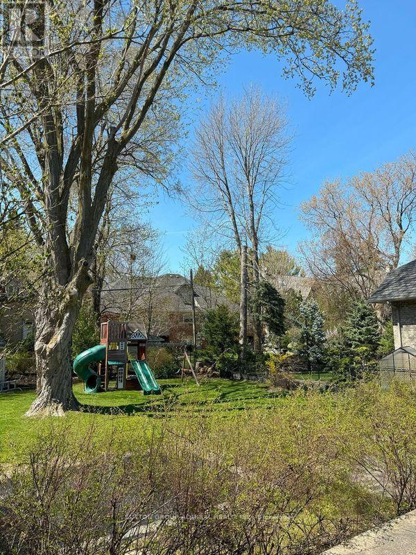 18 Hartfield Court, Toronto, Ontario  M9A 3E3 - Photo 24 - W12125414