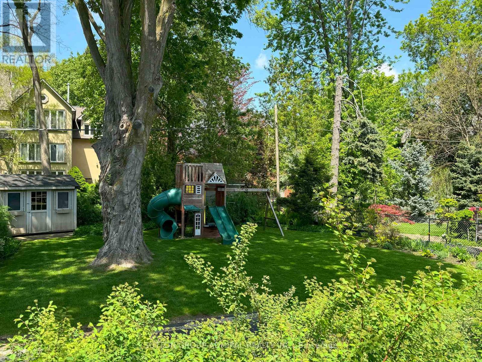 18 Hartfield Court, Toronto, Ontario  M9A 3E3 - Photo 29 - W12125414