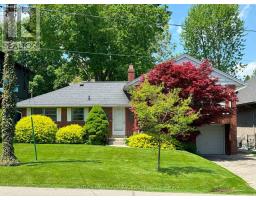 18 HARTFIELD COURT, Toronto, Ontario