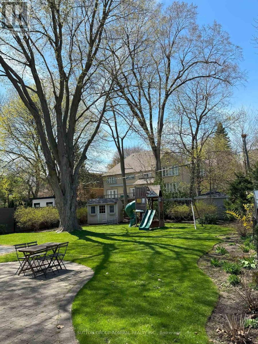 18 Hartfield Court, Toronto, Ontario  M9A 3E3 - Photo 17 - W12125414