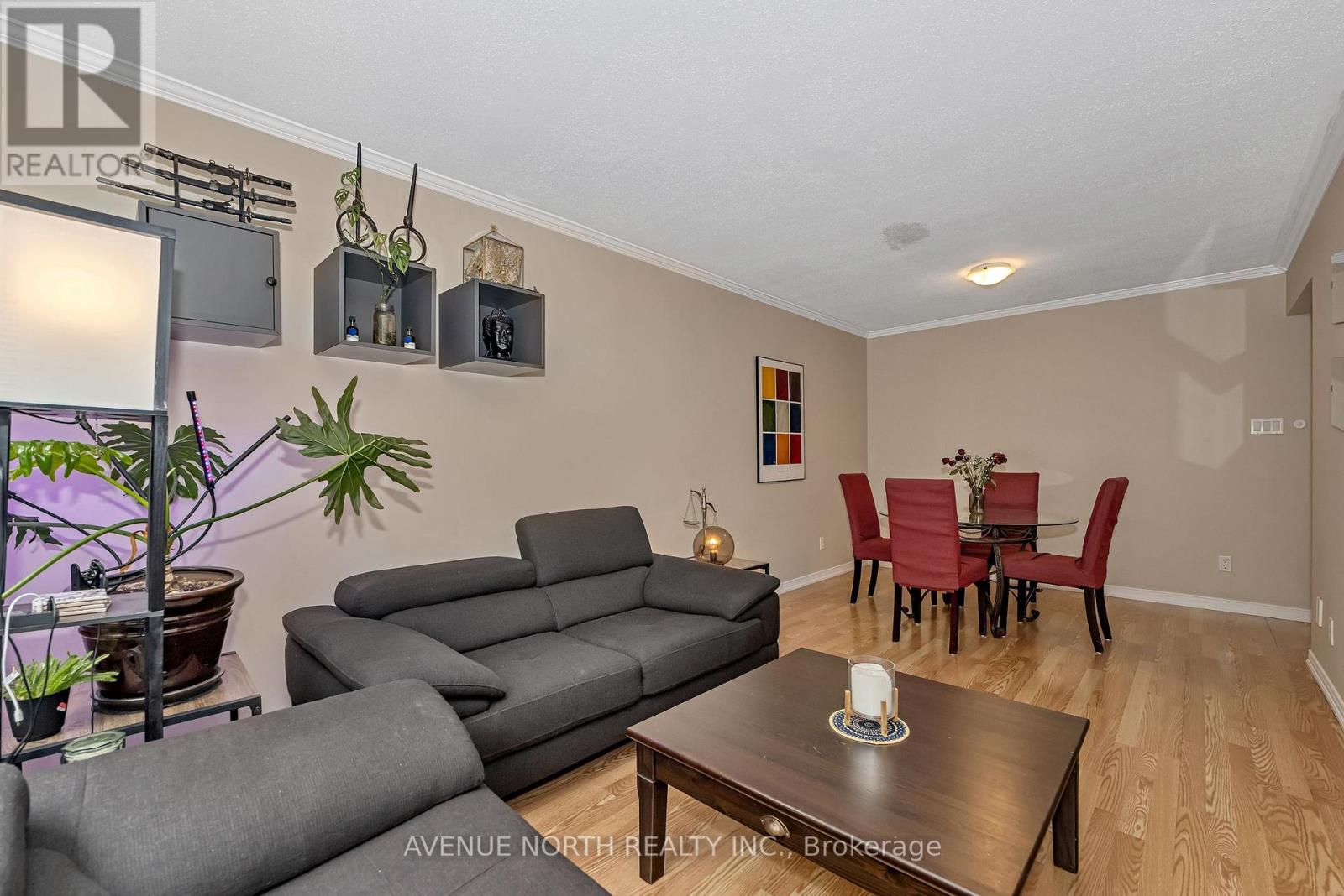 120 Markland Crescent, Ottawa, Ontario  K2G 5Z7 - Photo 8 - X12163859
