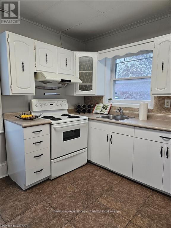 18 Chapel Street, Woodstock, Ontario  N4S 3R1 - Photo 7 - X10744456