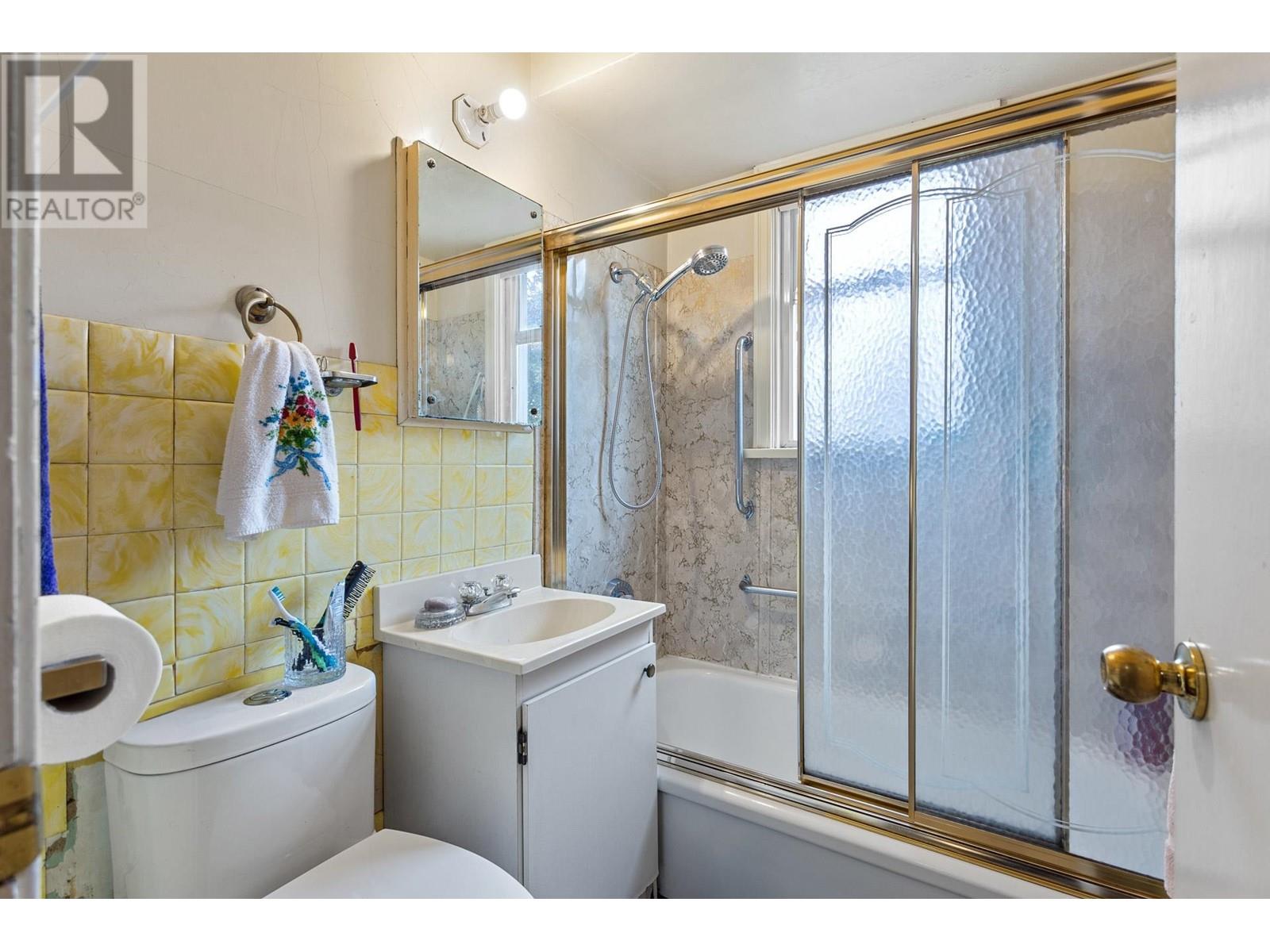 317 Holmes Street, New Westminster, British Columbia  V3L 4X6 - Photo 12 - R3005244