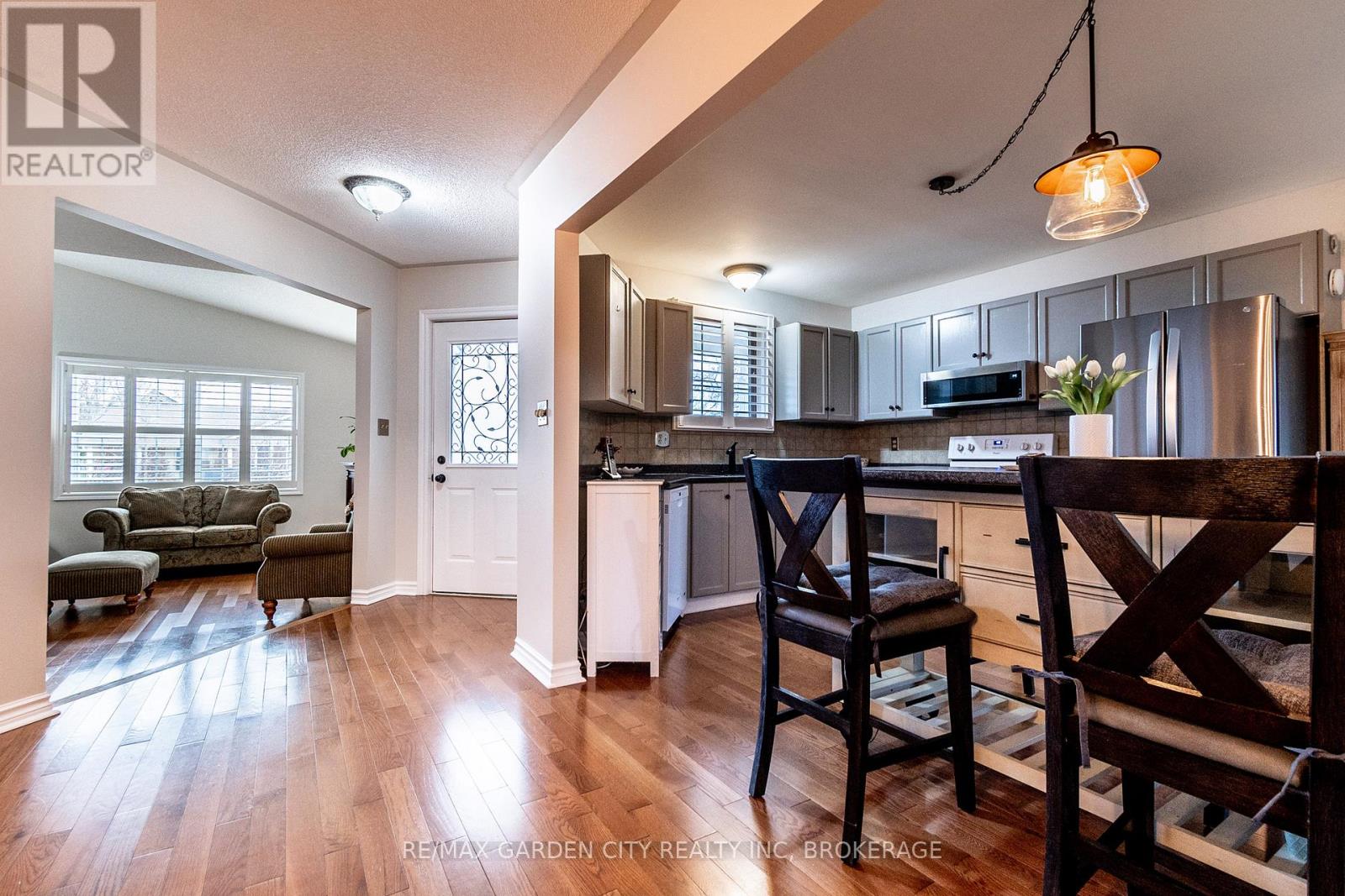 7 Fox Trail Drive, St. Catharines, Ontario  L2S 3T7 - Photo 7 - X12051574