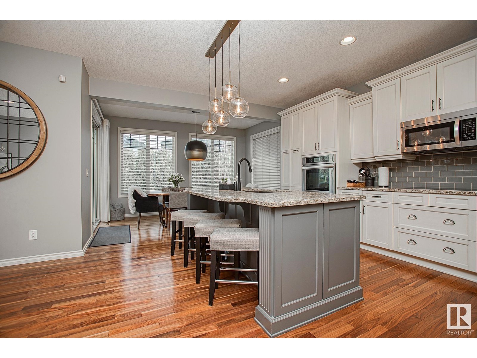 Property at 3279 WHITELAW DR NW image 3