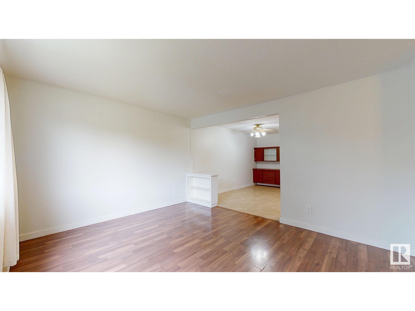10618 153 St Nw, Edmonton, Alberta  T5P 2C5 - Photo 4 - E4437493