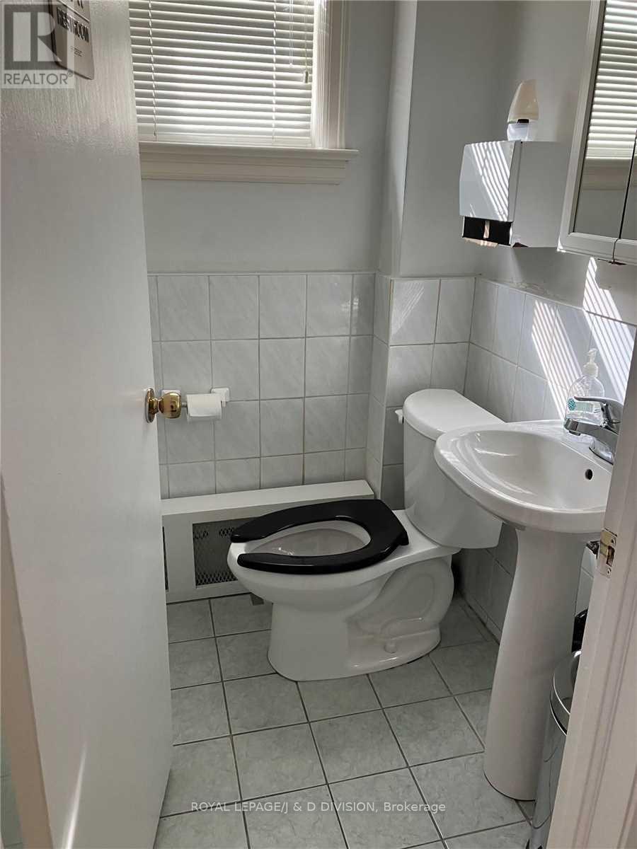 Rm4 L/l - 335 Sheppard Avenue E, Toronto, Ontario  M2N 3B3 - Photo 4 - C12163833