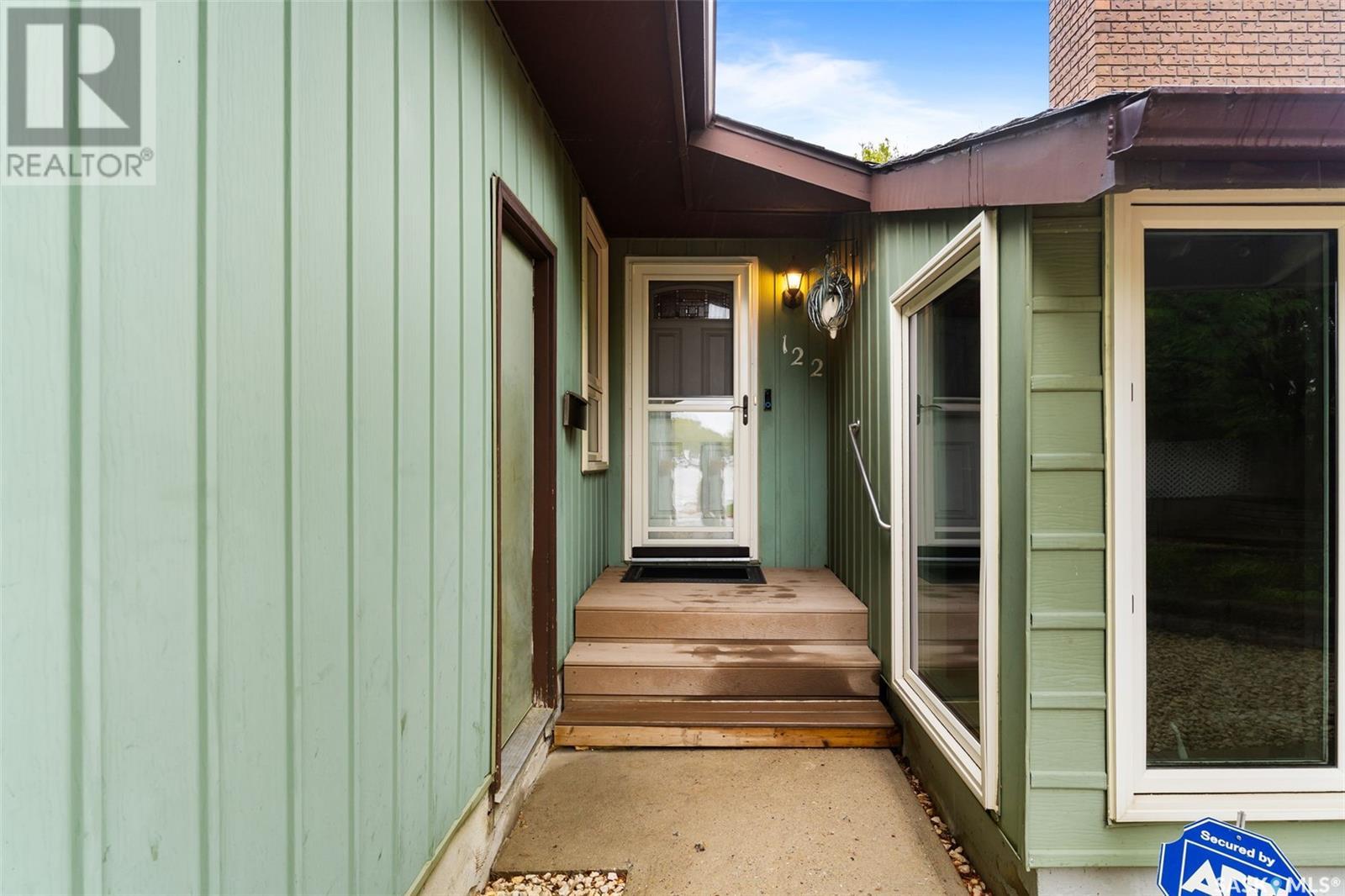 122 Michener Drive, Regina, Saskatchewan  S4V 0G8 - Photo 2 - SK006623
