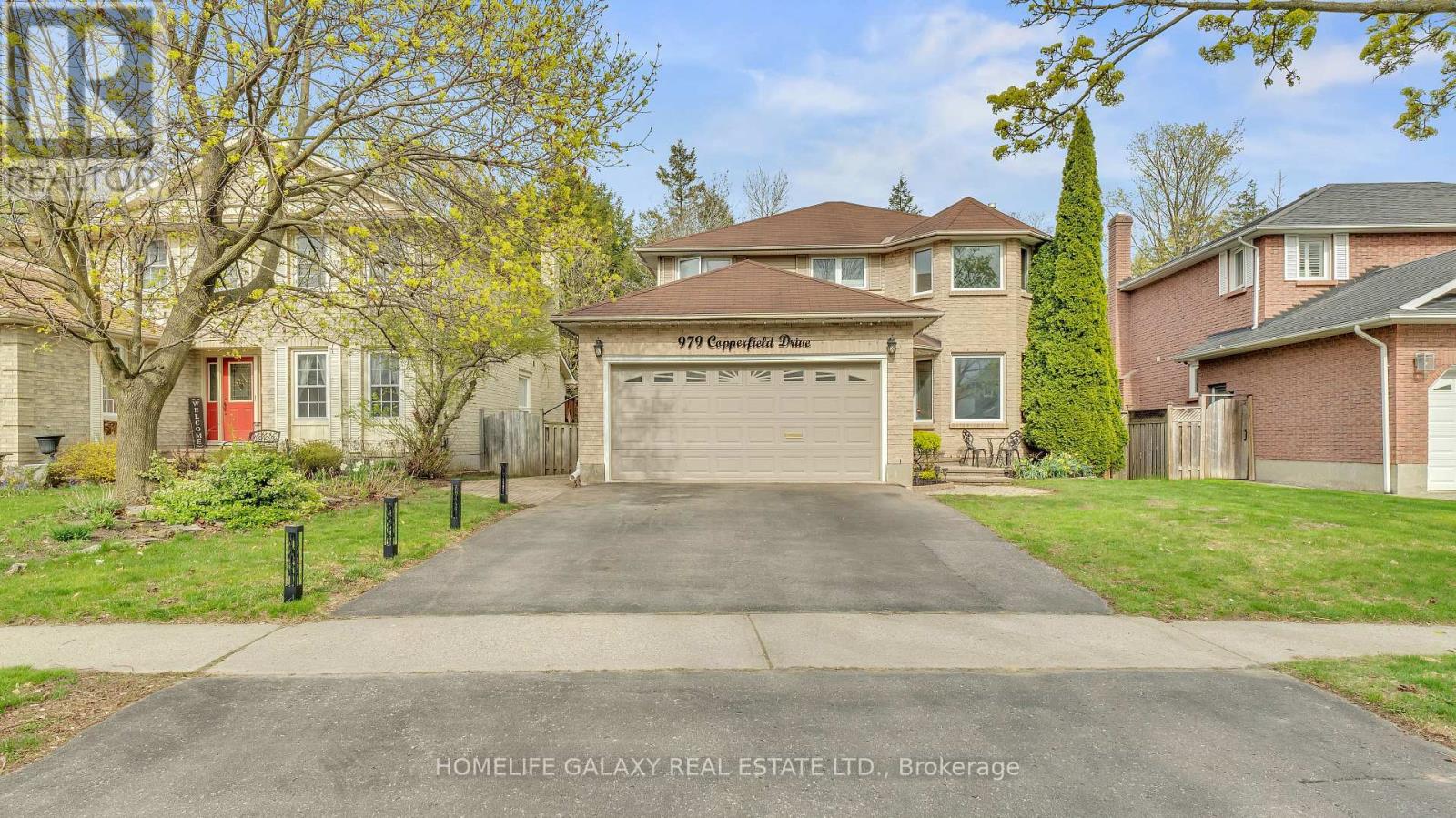 979 COPPERFIELD DRIVE, Oshawa, Ontario