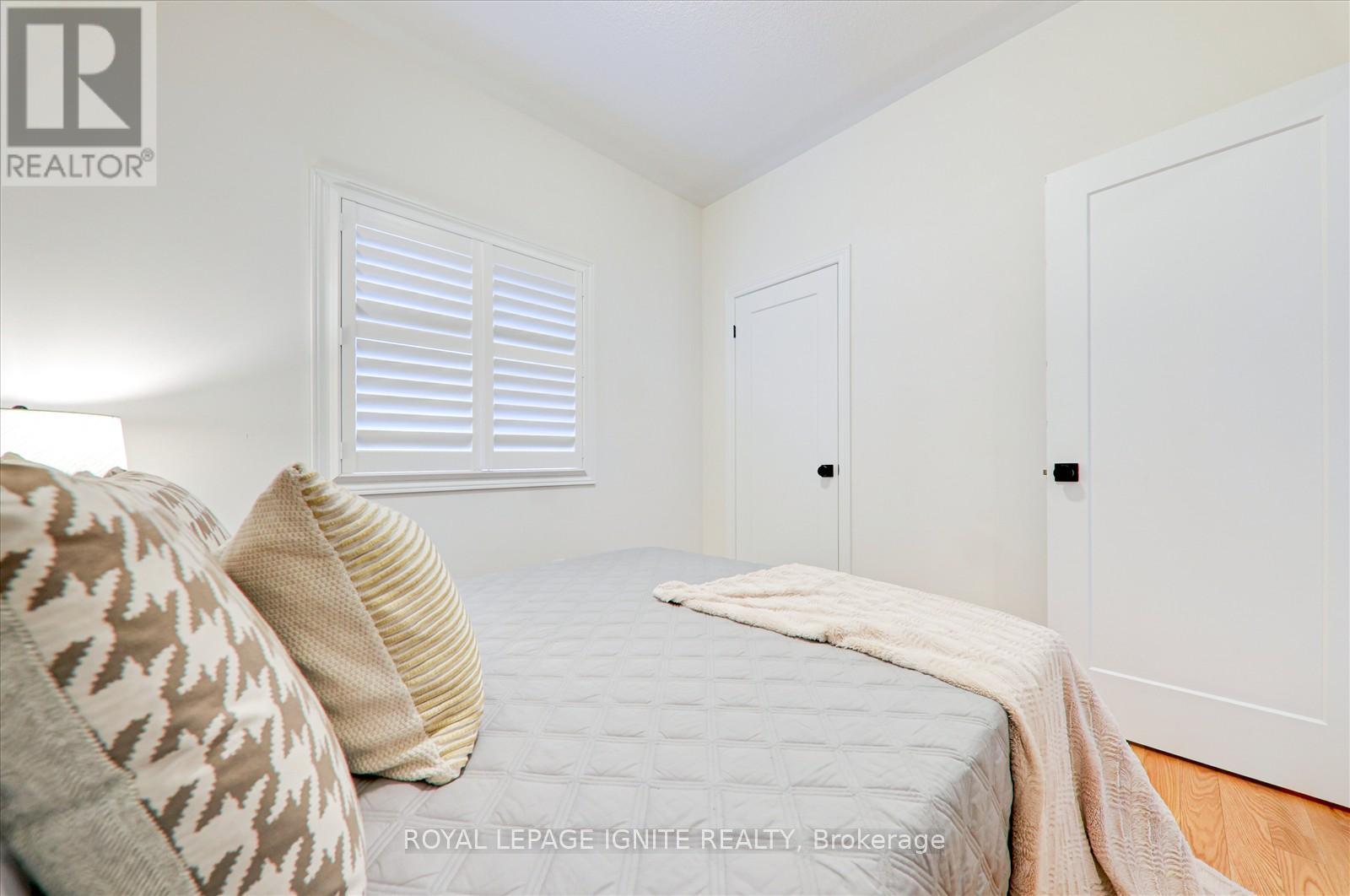 301 Danny Wheeler Boulevard, Georgina, Ontario  L4P 0K1 - Photo 37 - N12163844