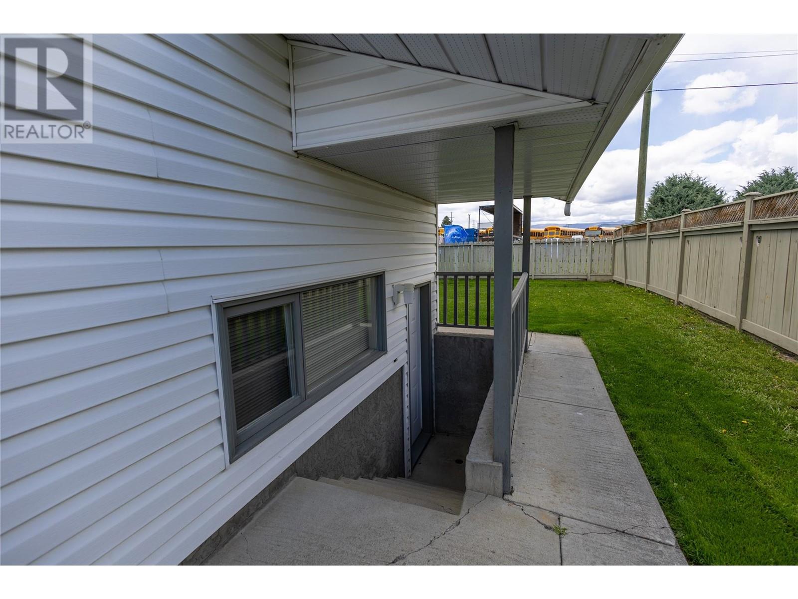 1408 12 Street, Vernon, British Columbia  V1B 2S6 - Photo 6 - 10348768