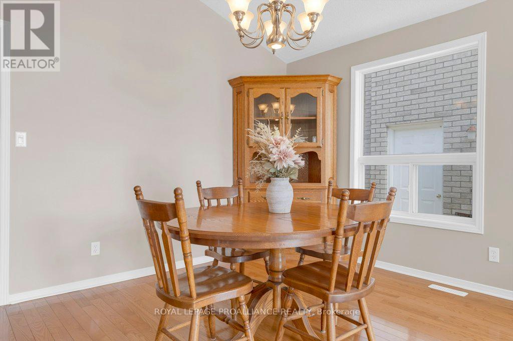 60 Hemlock Crescent, Belleville, Ontario  K8N 5Y2 - Photo 13 - X12163929