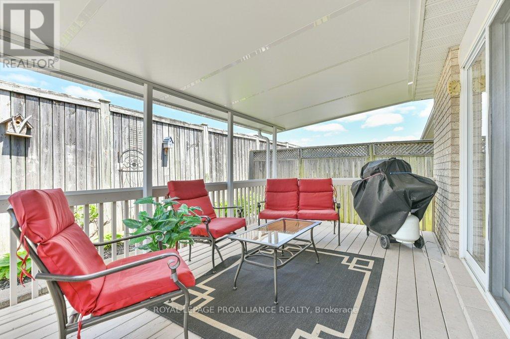 60 Hemlock Crescent, Belleville, Ontario  K8N 5Y2 - Photo 3 - X12163929