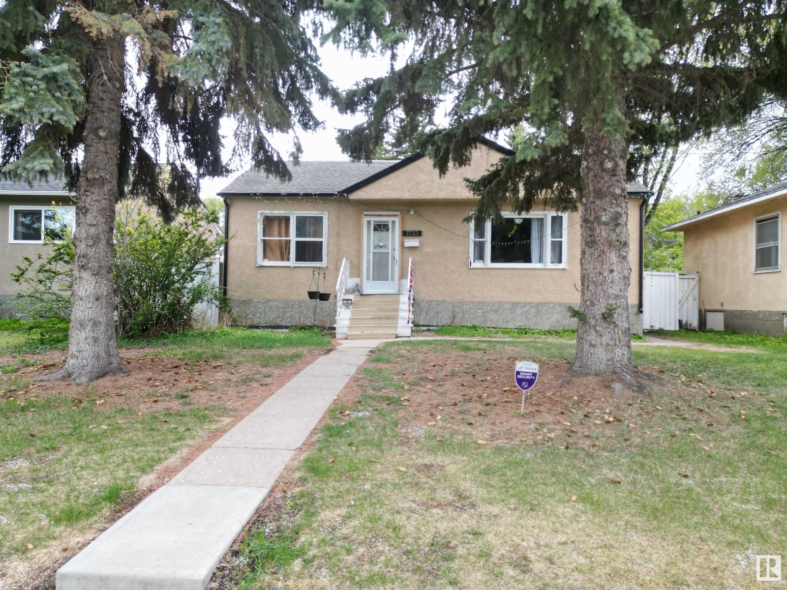 Property at 7723 82 AV NW image 1