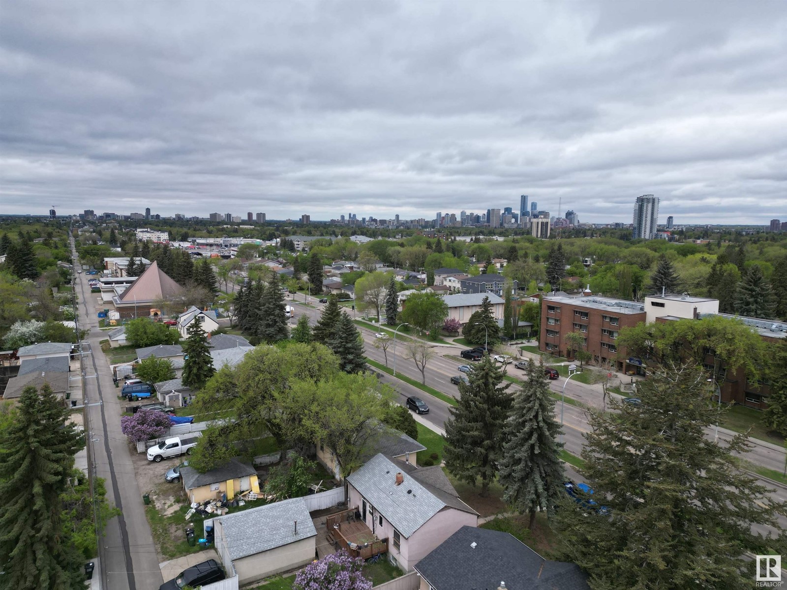 Property at 7723 82 AV NW image 4
