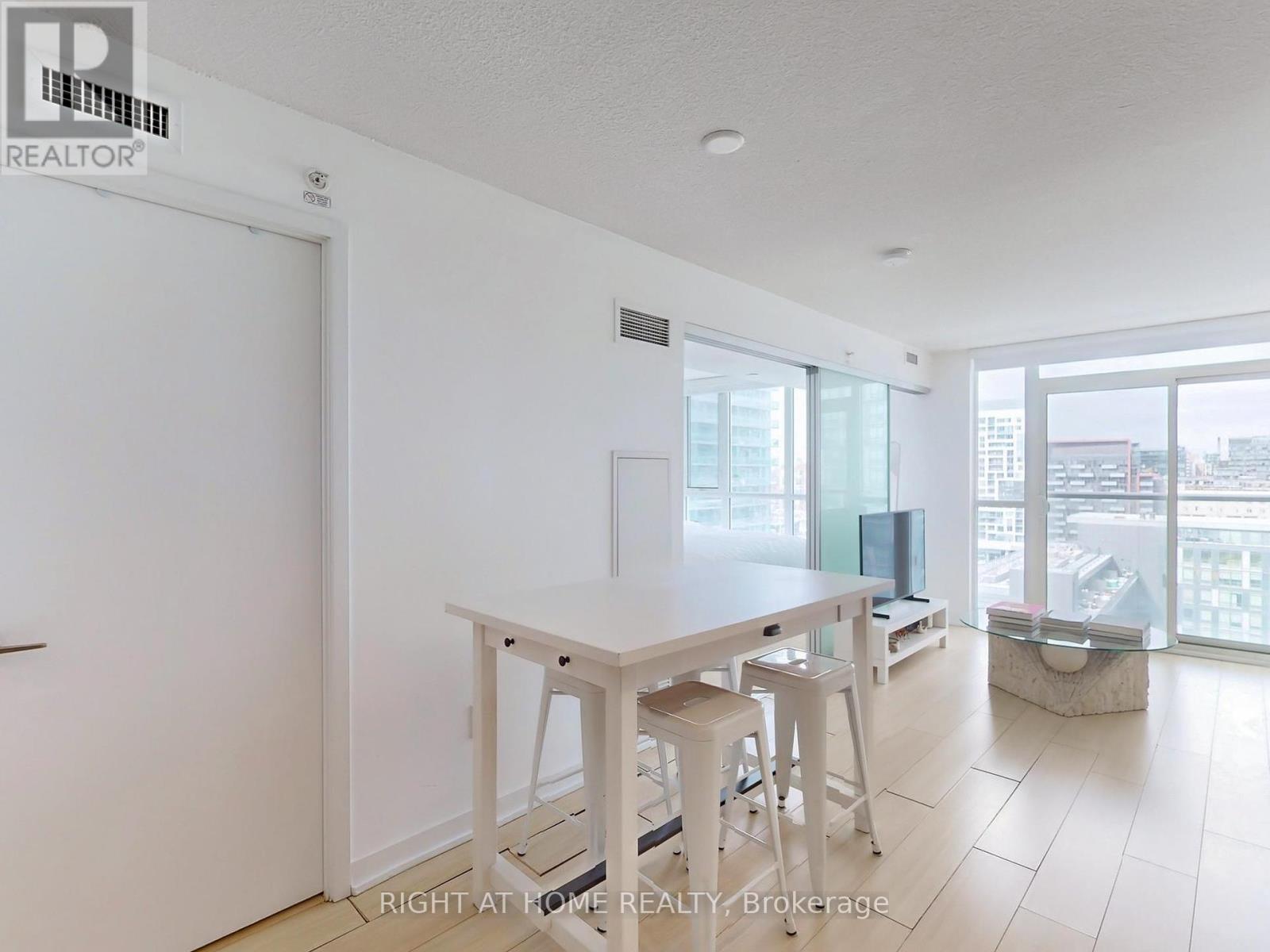 1610 - 85 Queens Wharf Road, Toronto, Ontario  M5V 0J9 - Photo 13 - C11975302