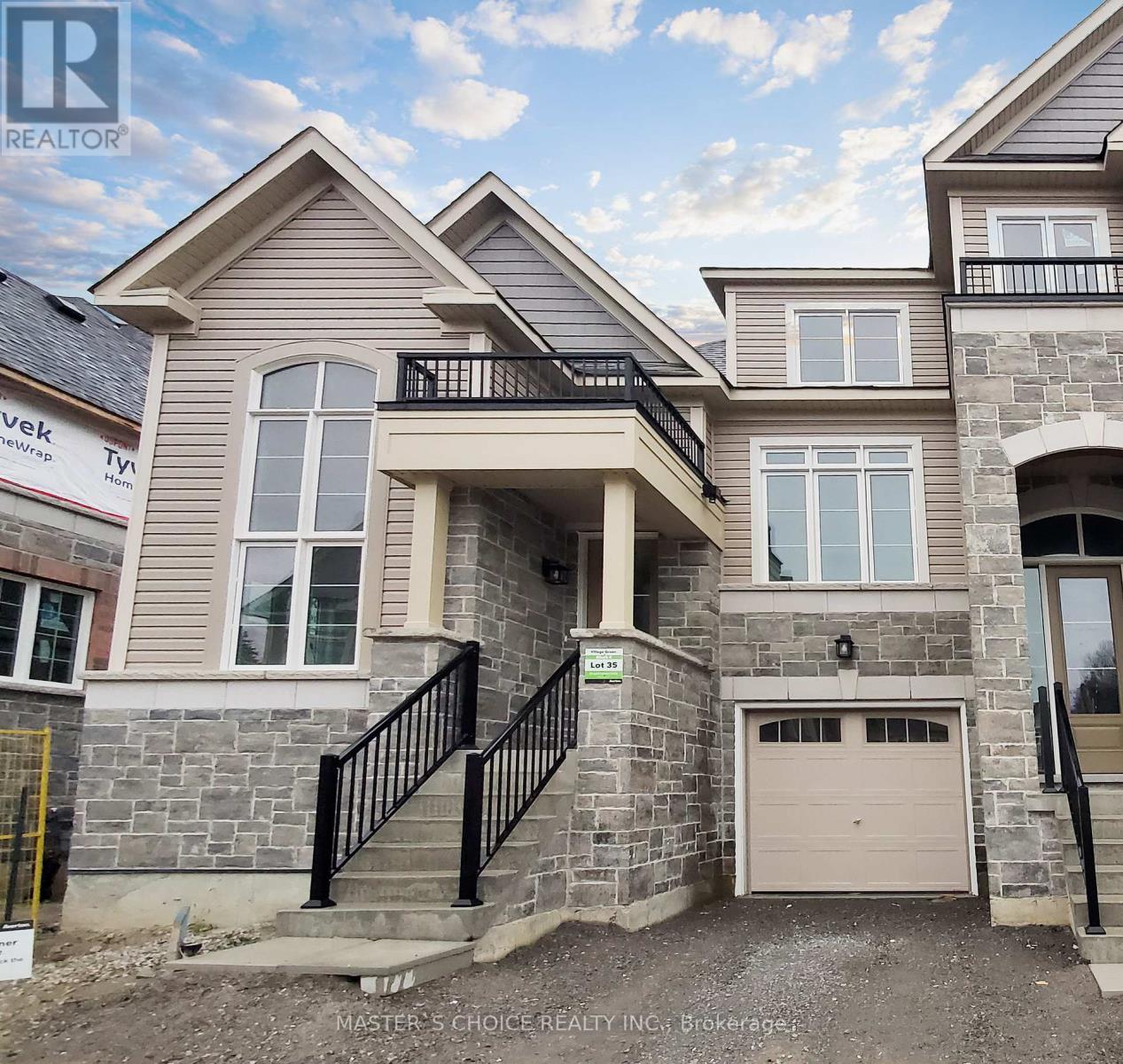 92 Lyall Stokes Circle, East Gwillimbury, Ontario  L0G 1M0 - Photo 1 - N12126105