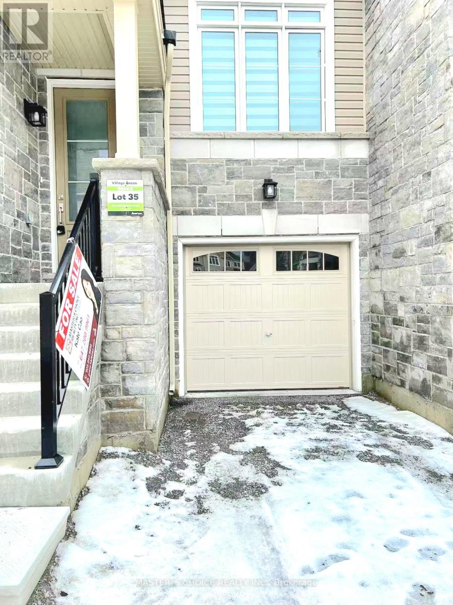 92 Lyall Stokes Circle, East Gwillimbury, Ontario  L0G 1M0 - Photo 6 - N12126105