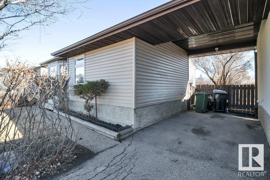 Property at 13835 114 ST NW image 4