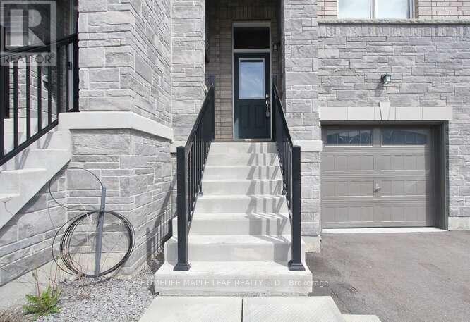 7 Flaibano Street, Brampton, Ontario  L6Z 1X9 - Photo 4 - W12163837