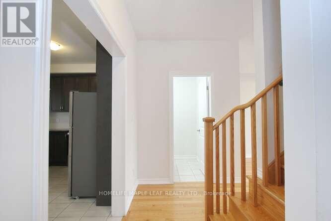 7 Flaibano Street, Brampton, Ontario  L6Z 1X9 - Photo 7 - W12163837