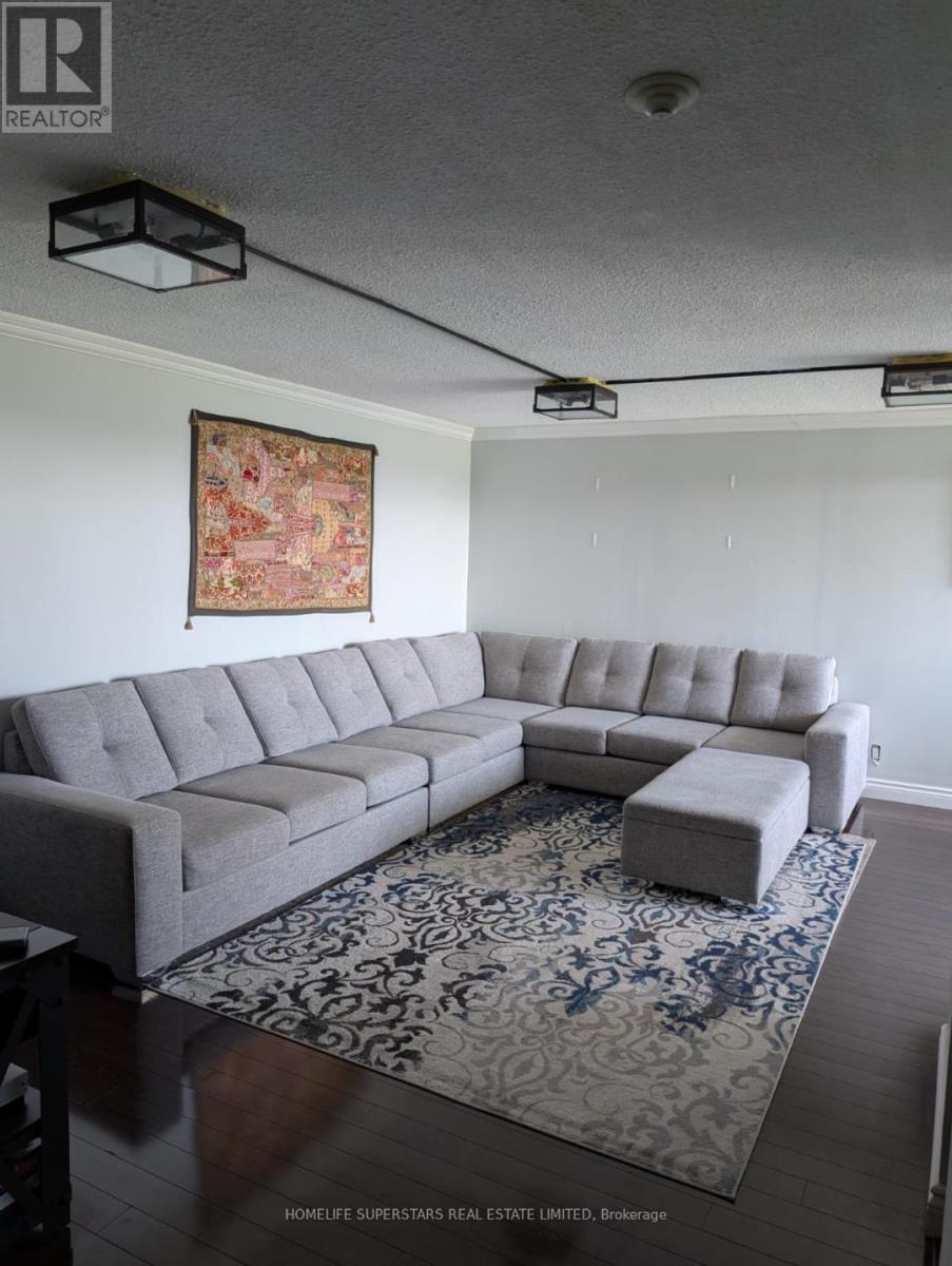 1807 - 61 MARKBROOK LANE, toronto (mount olive-silverstone-jamestown), Ontario
