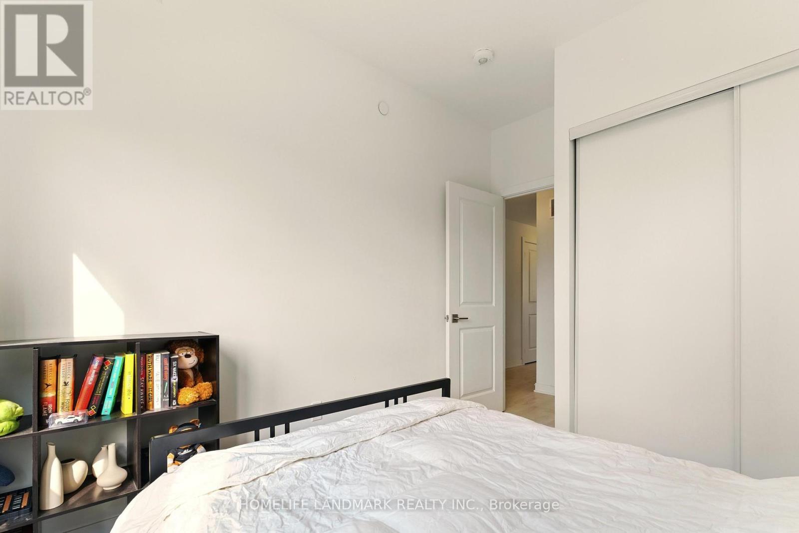 2 - 4015 Hickory Drive, Mississauga, Ontario  L4W 1L1 - Photo 19 - W12163851