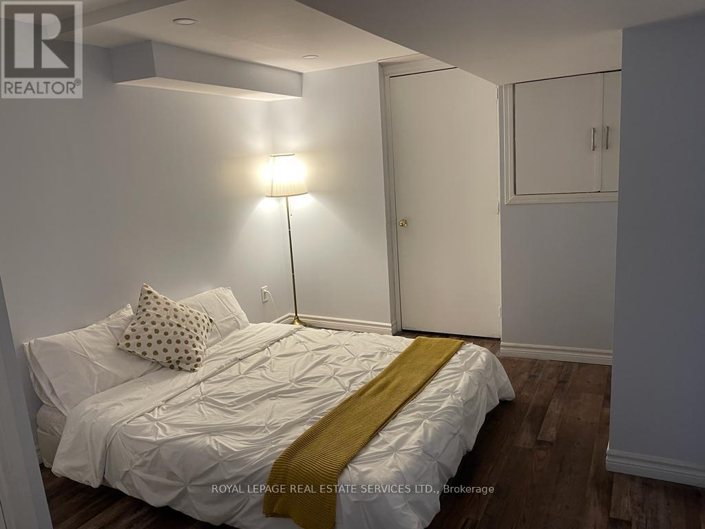 90 Niagara Trail, Halton Hills, Ontario  L7G 0A8 - Photo 4 - W12163861