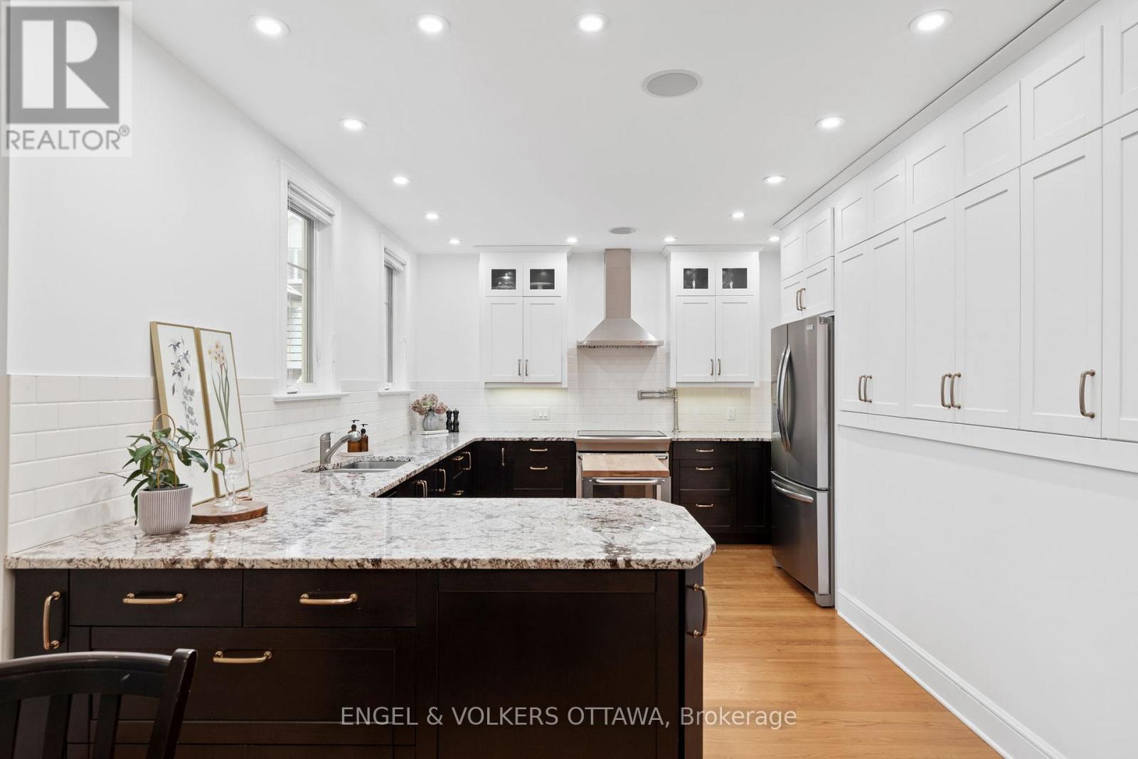 498 Queen Elizabeth Drive, Ottawa, Ontario  K1S 3N4 - Photo 11 - X12163943