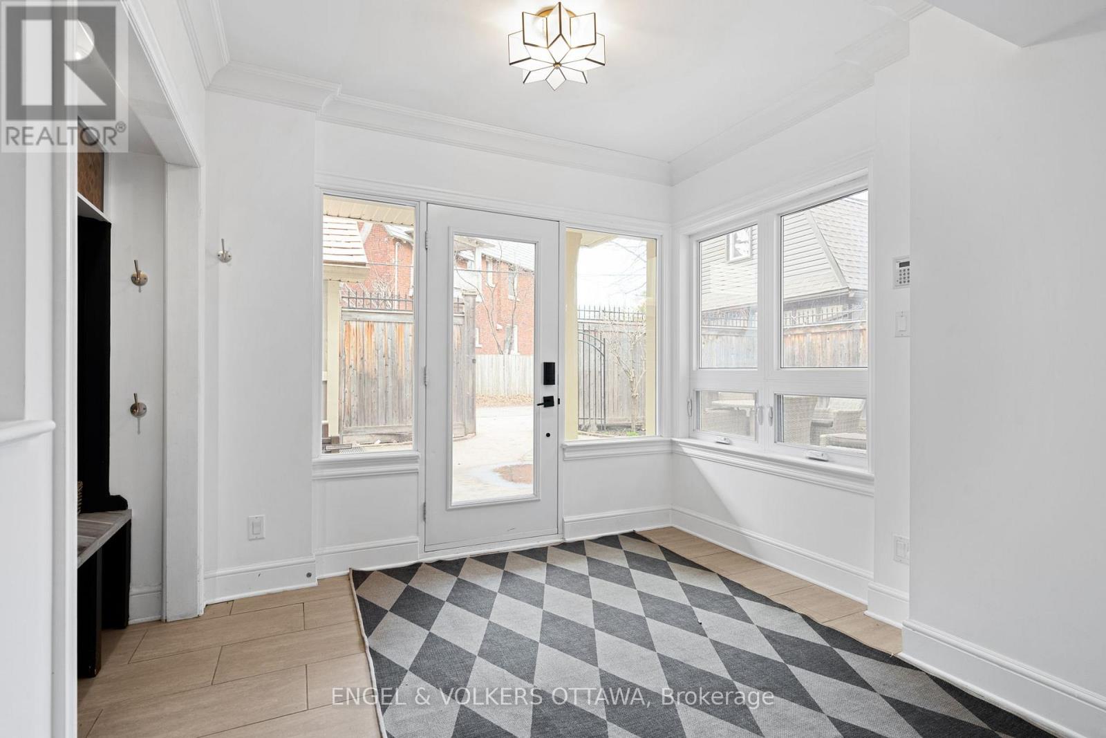 498 Queen Elizabeth Drive, Ottawa, Ontario  K1S 3N4 - Photo 18 - X12163943