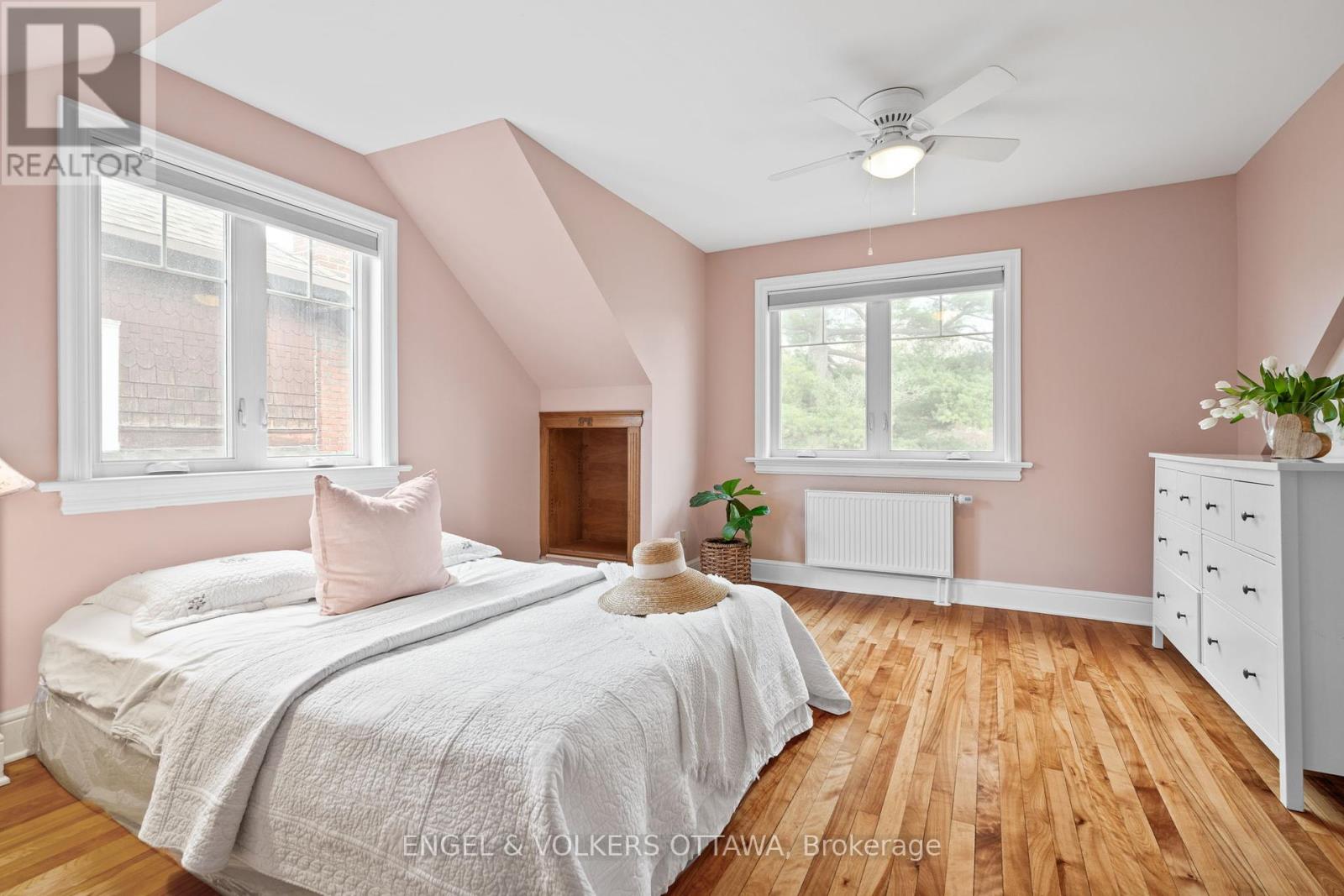 498 Queen Elizabeth Drive, Ottawa, Ontario  K1S 3N4 - Photo 33 - X12163943