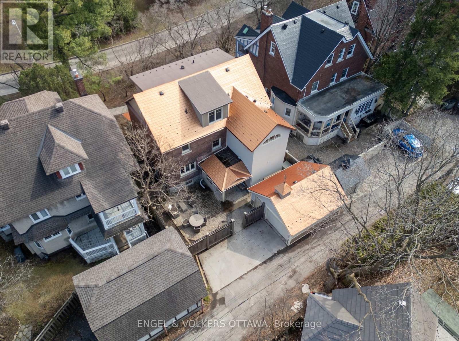 498 Queen Elizabeth Drive, Ottawa, Ontario  K1S 3N4 - Photo 47 - X12163943