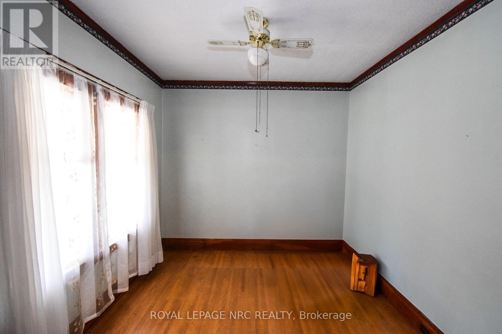 47 Kernahan Street, St. Catharines, Ontario  L2R 4T1 - Photo 10 - X12163901