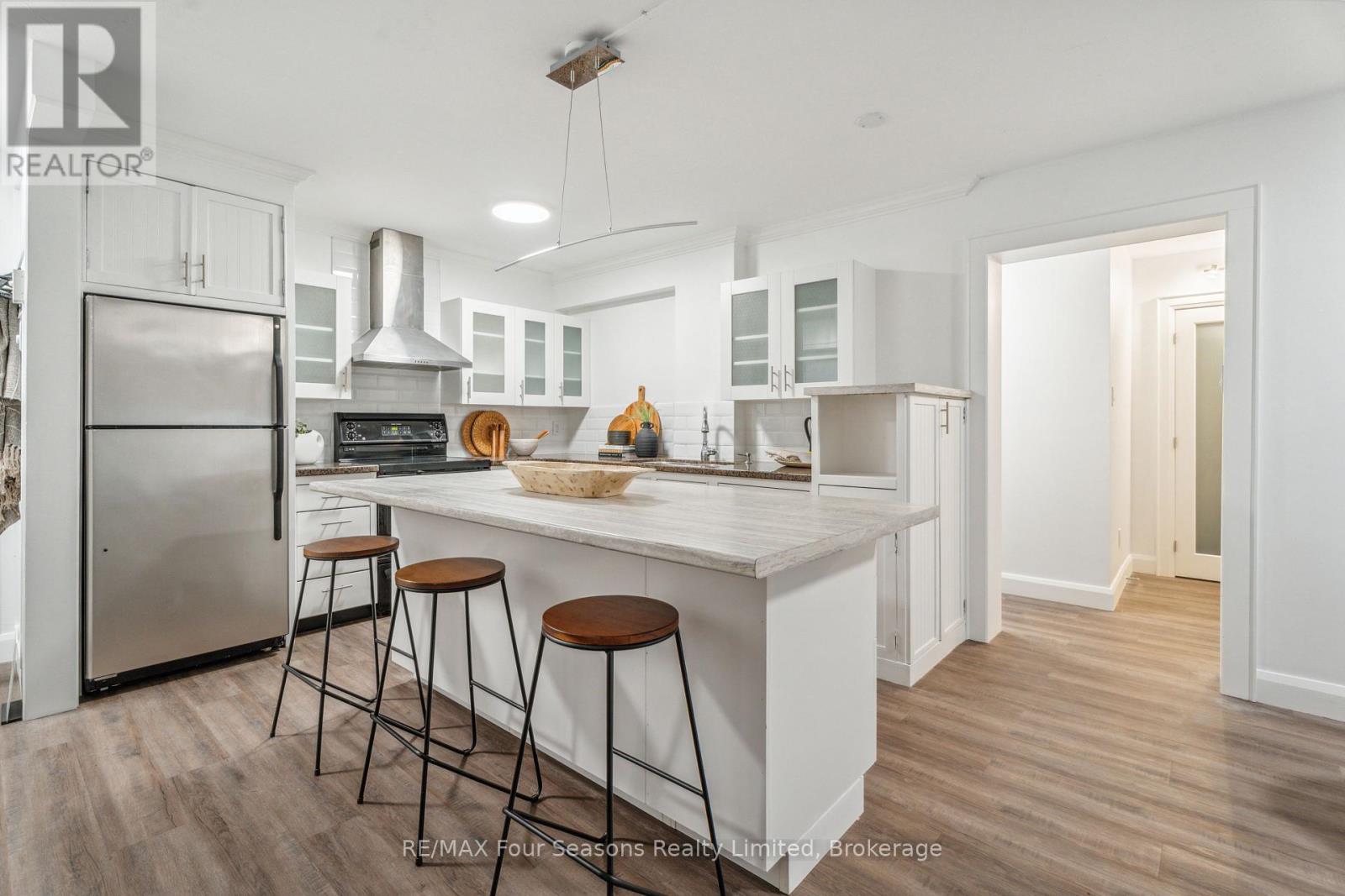 7 - 44 Trott Boulevard, Collingwood, Ontario  L9Y 5B7 - Photo 11 - S12163907