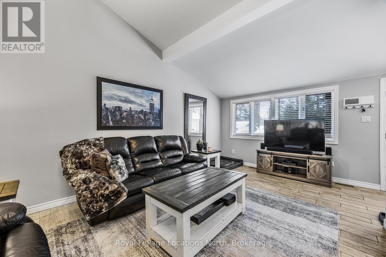 40 Savarin Street, Wasaga Beach, Ontario  L9Z 2N8 - Photo 6 - S12163945