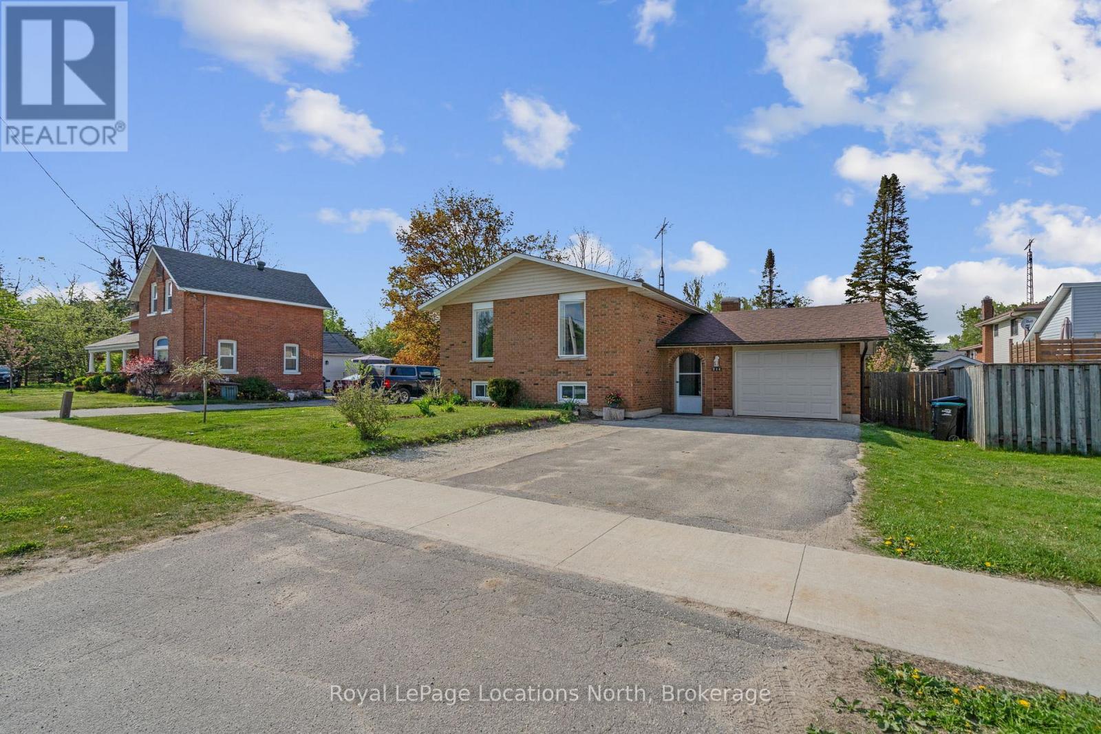 214 Sunnidale Street, Clearview, Ontario  L0M 1S0 - Photo 2 - S12163954