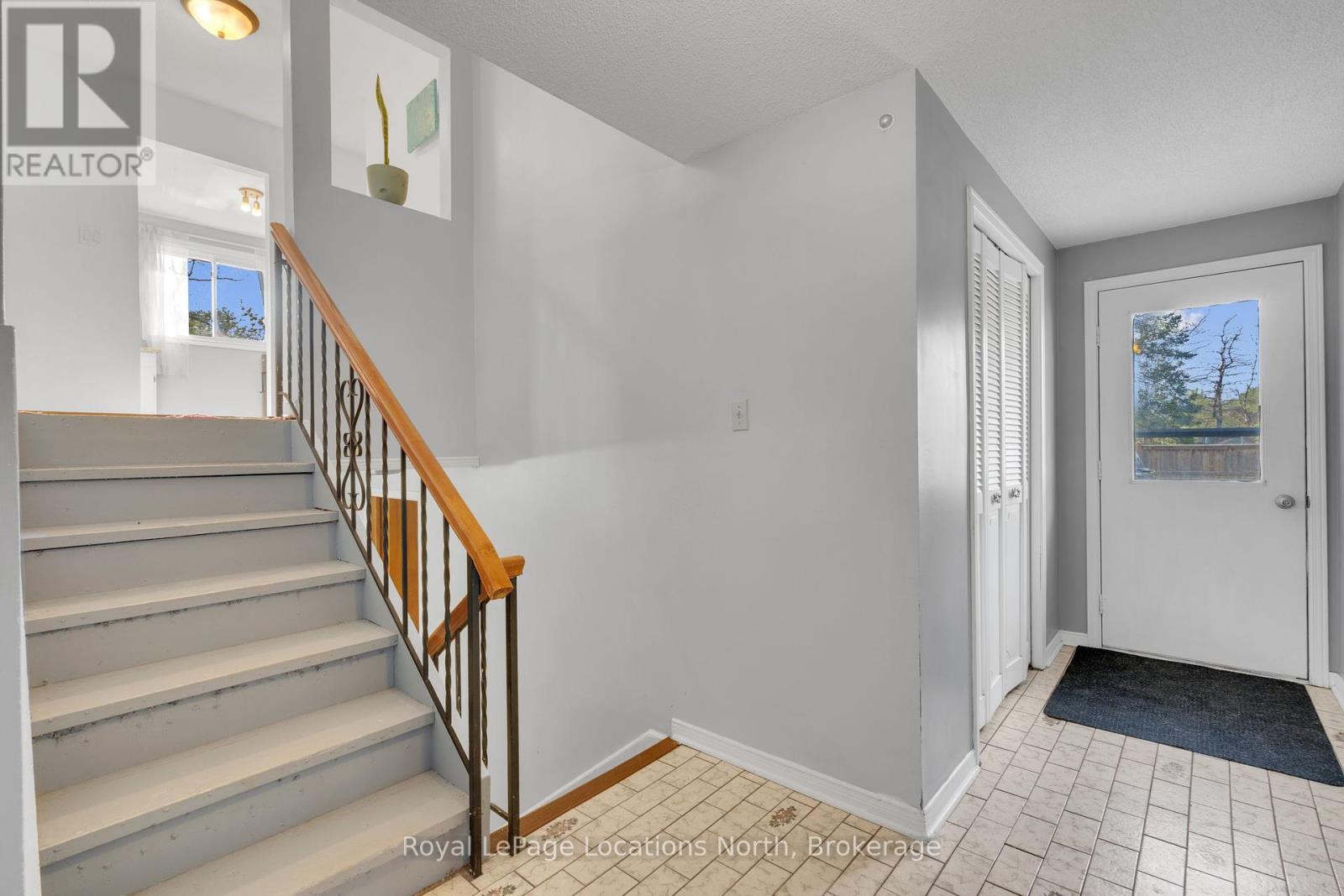 214 Sunnidale Street, Clearview, Ontario  L0M 1S0 - Photo 8 - S12163954