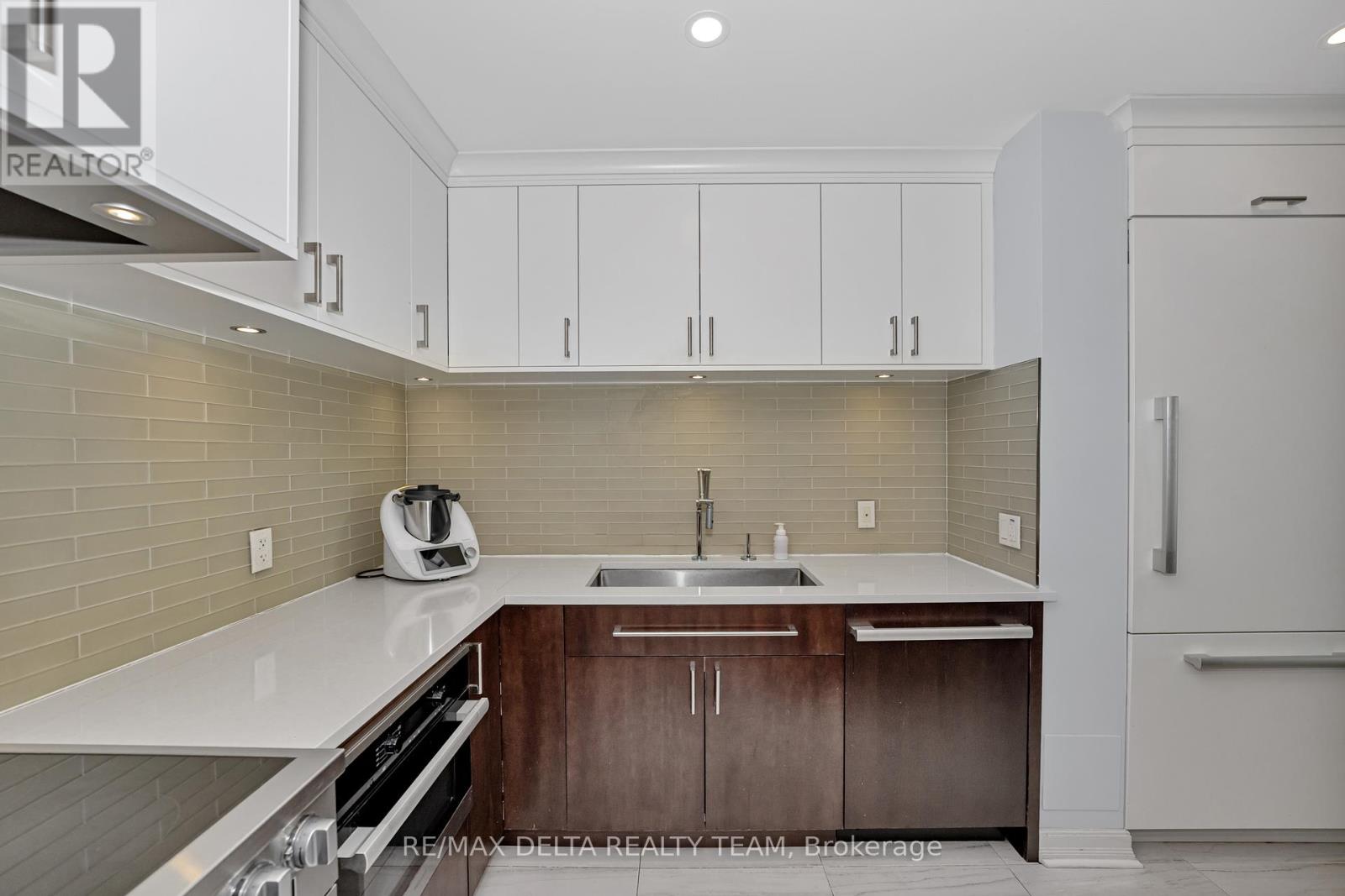 1202 - 200 Besserer Street, Ottawa, Ontario  K1N 0A7 - Photo 9 - X12154095